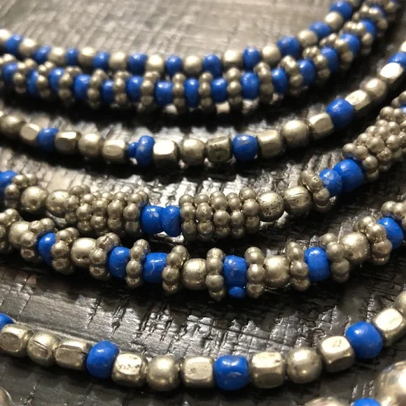 Beautiful NWT Worn Silver Tone & Royal Blue Beaded Bib Statement Necklace!! - Picture 4 of 4